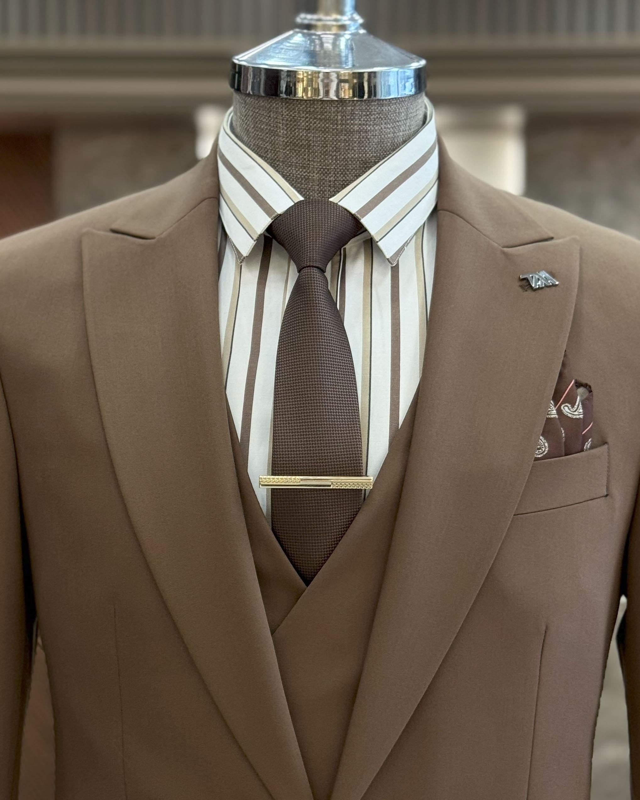 Formal Brown Peaked Lapel 3 Pieces Business Suits For Men