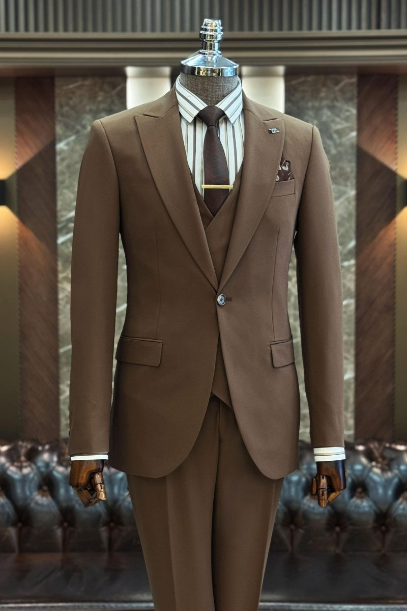Formal Brown Peaked Lapel 3 Pieces Business Suits For Men