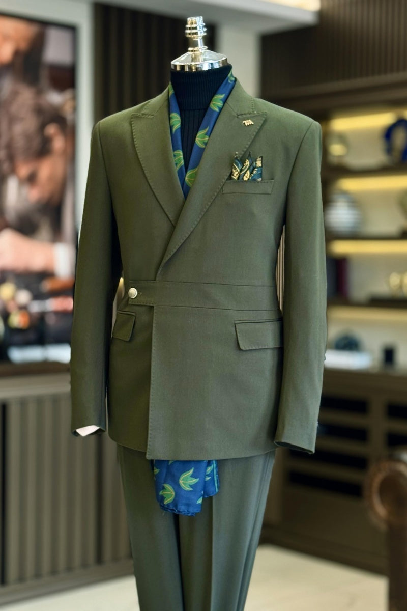 Fashion Dark Green Peaked Lapel Prom Suits With One Button