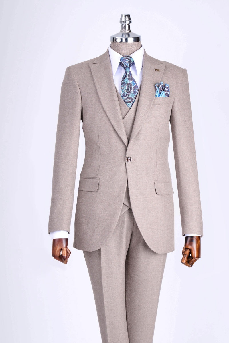 Stylish Beige 3 Pieces Peaked Lapel Business Suits