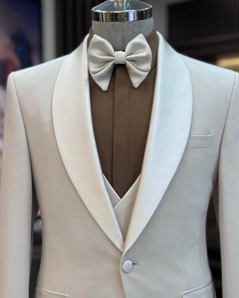 Handsome Beige Shawl Lapel 3 Piece Wedding Suits