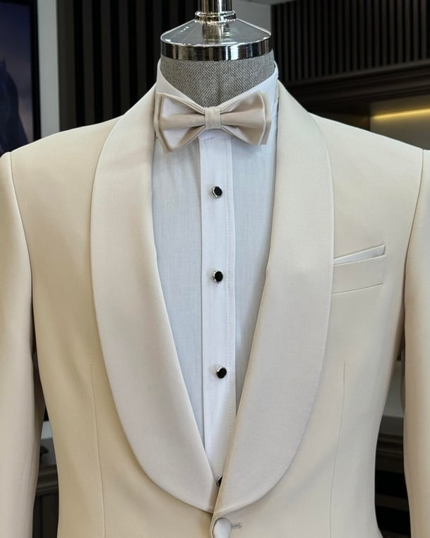 Gentle Beige Trendy Shawl Lapel Wedding Suits