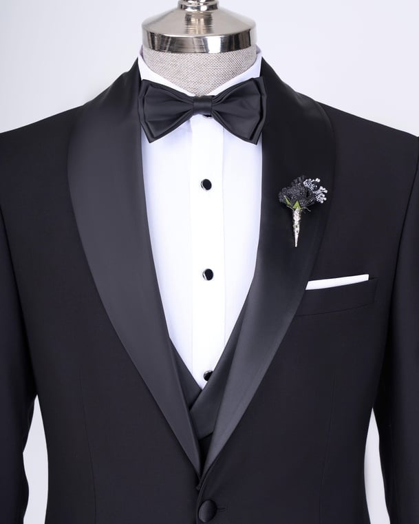Chic Black New Arrival 3 Pieces Shawl Lapel Wedding Suits