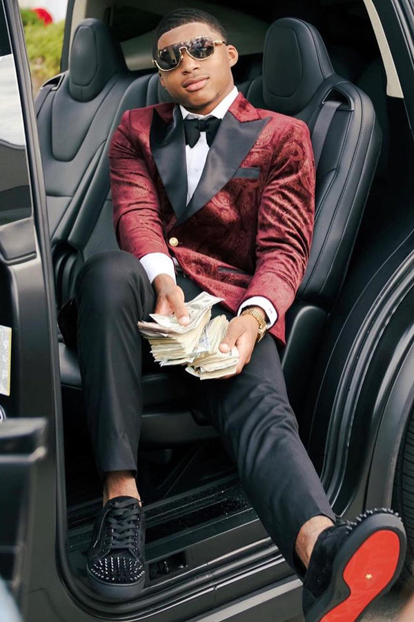 Charming Burgundy Jacquard Peaked Lapel Prom Men Suits