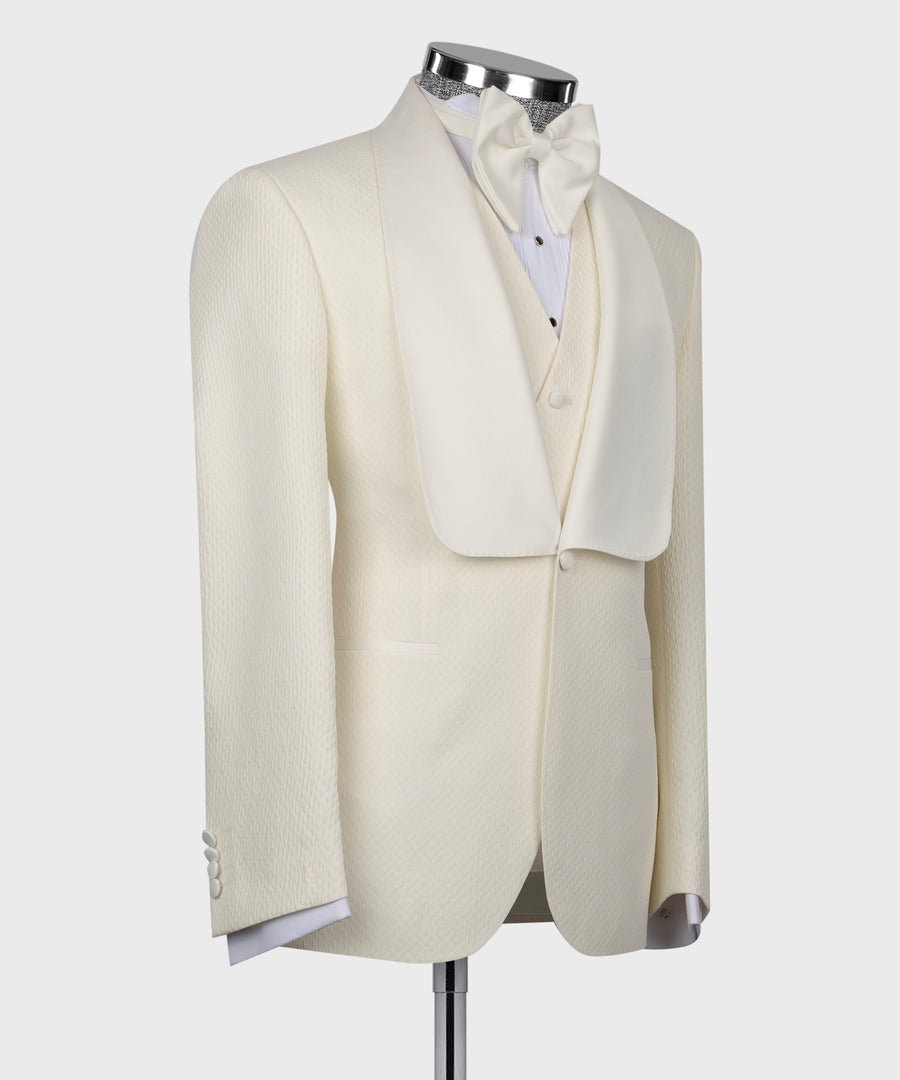 Charming Ivory Jacquard Shawl Lapel Wedding Suits With Waistcoat