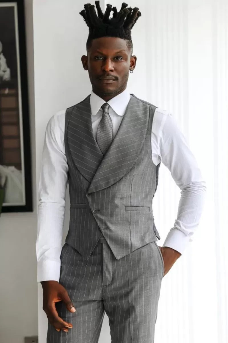 New Arrival Gray Striped Peaked Lapel 3 Pieces Prom Men Suits