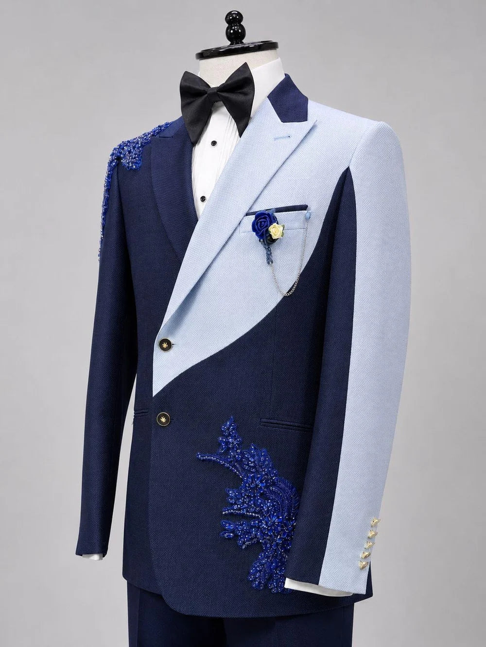Trendy Blue Peaked Lapel Appliques Prom Suit