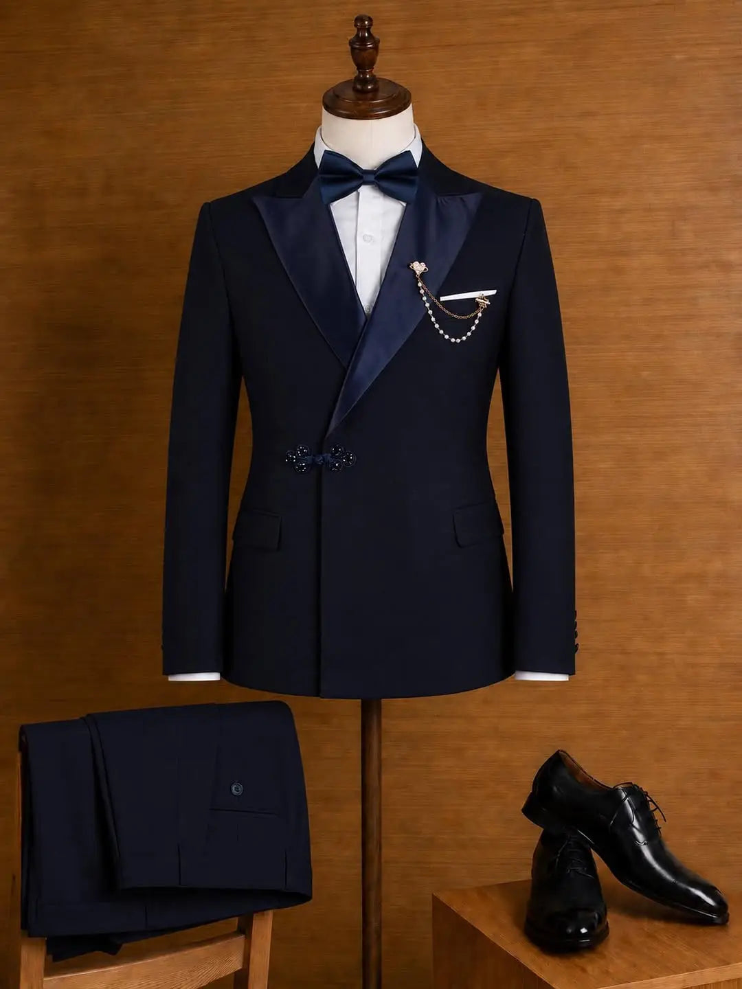 Navy Blue Peaked Lapel Frog Closure Prom Suit