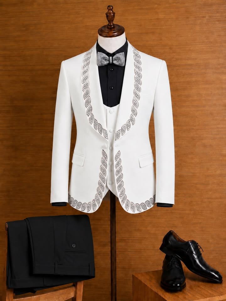 Bespoke White Shawl Lapel Appliques Decent Prom Men Suits