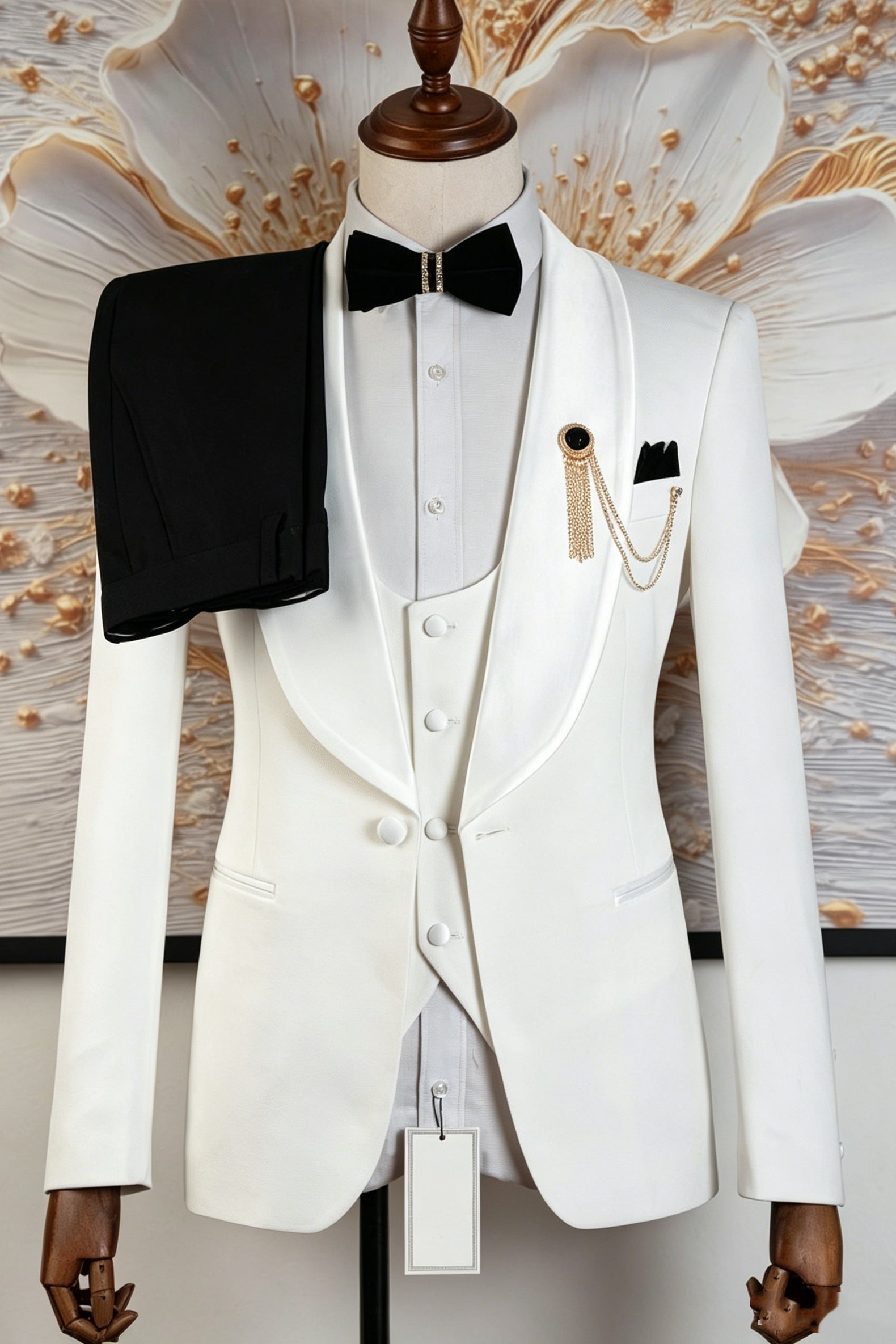 Charming 3 Pieces White Shawl Lapel Wedding Men Suits