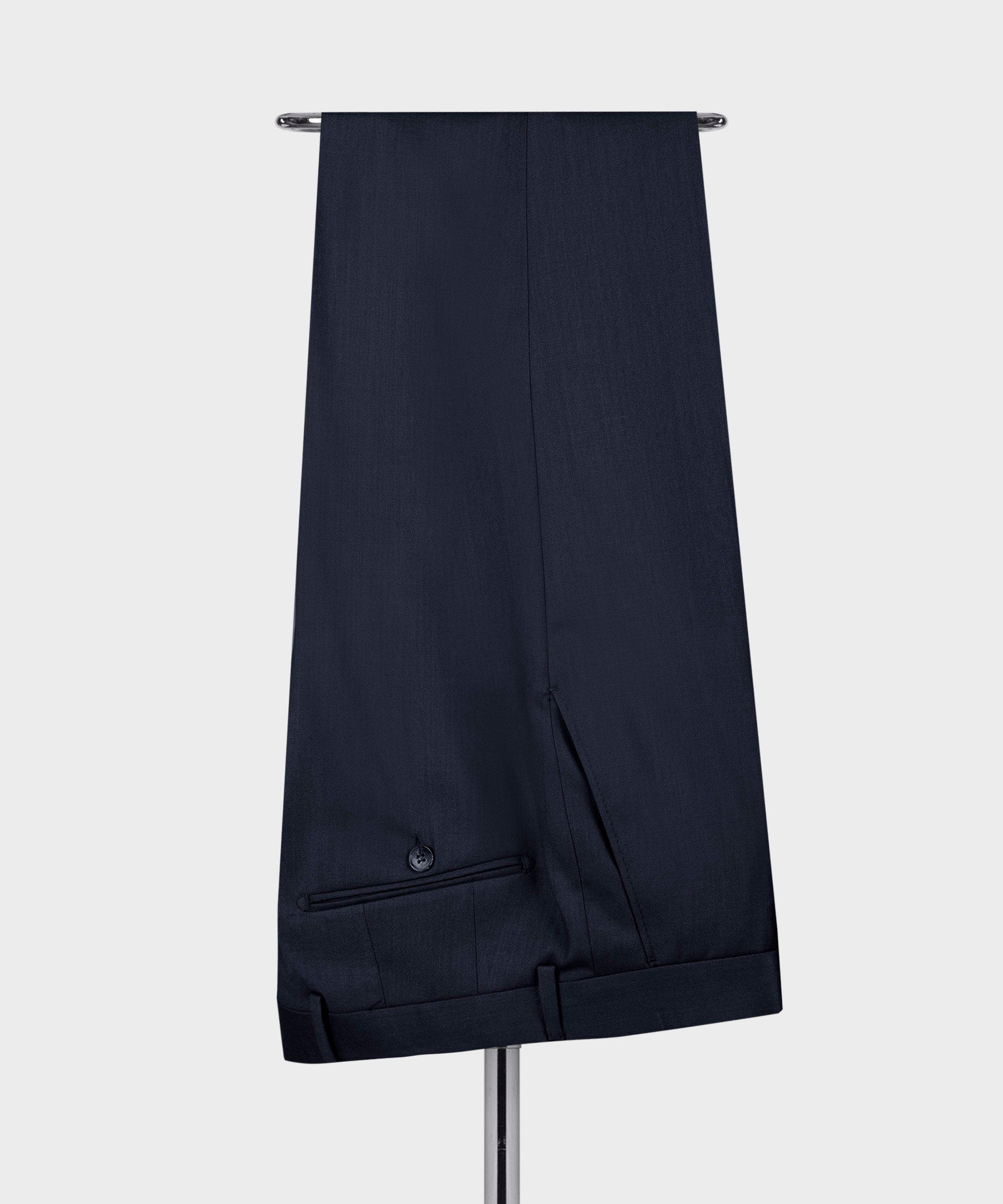 Three Pockets with Flaps Dark Blue Double Breasted Formal Suits