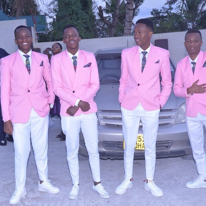 Newest Pink Shawl Lapel Best Fitted Wedding Groomsmen Suits