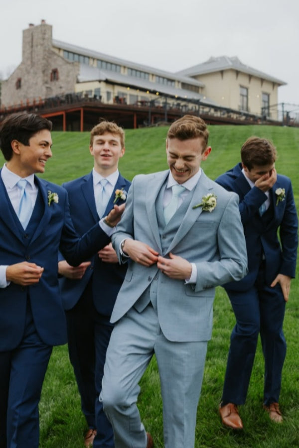 New Arrival Dark Navy Notched Lapel Wedding Groomsmen Suits