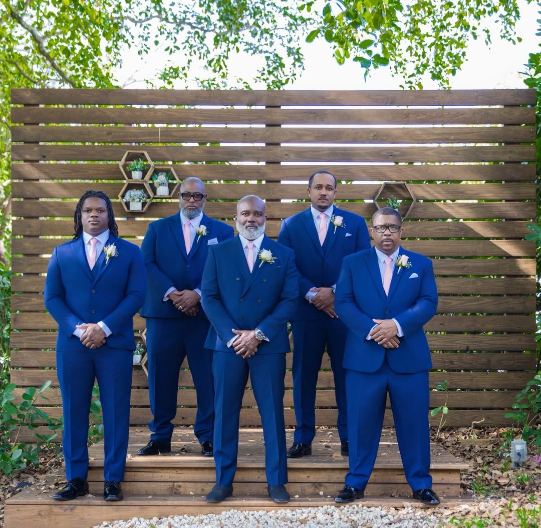 Dark Blue Best Fitted Notched Lapel Wedding Groomsmen Suits