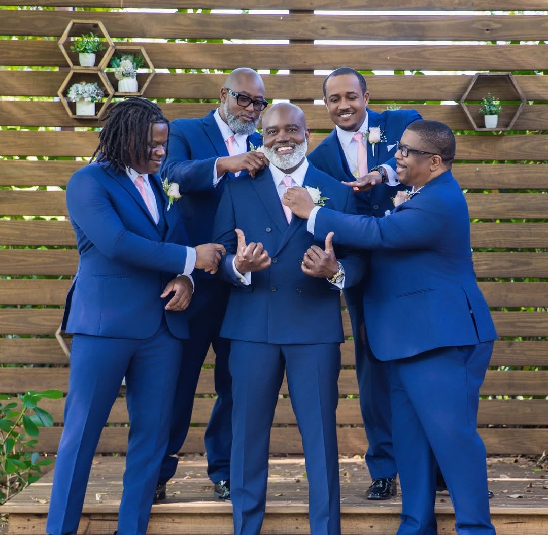 Dark Blue Best Fitted Notched Lapel Wedding Groomsmen Suits