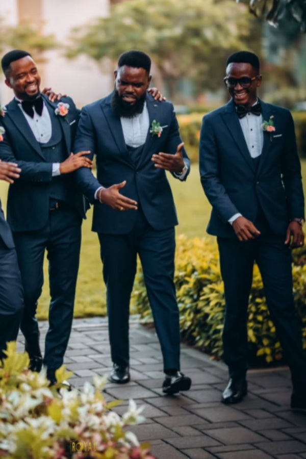 Dark Gray 3 Pieces Newest Peaked Lapel Wedding Groomsmen Suits