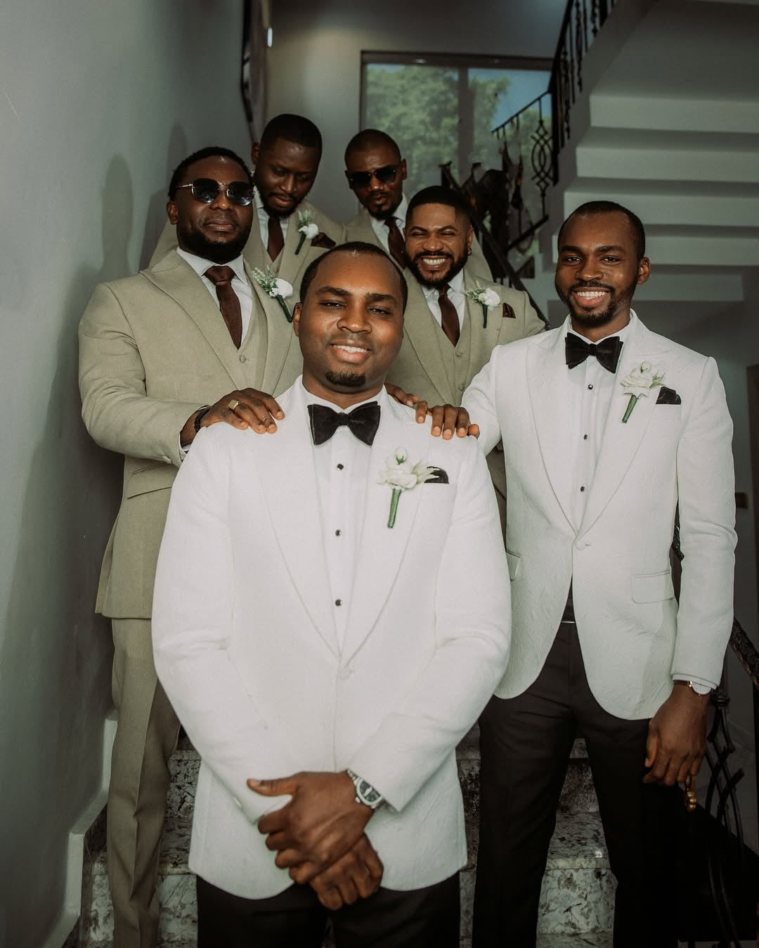 Fancy Light Khaki 3 Pieces Peaked Lapel Wedding Groomsmen Suits