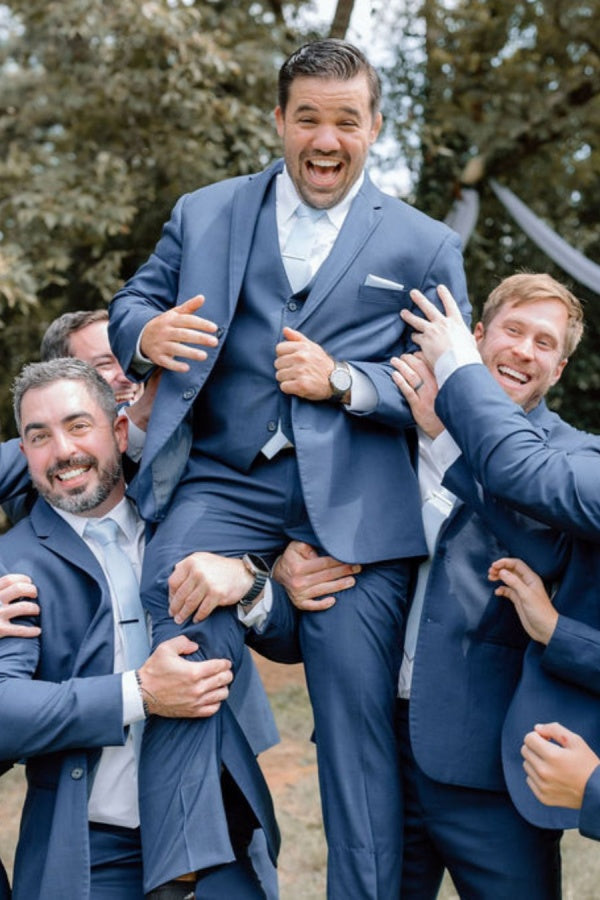 Stylish Dark Blue Notched Lapel Wedding Groomsmen Suits