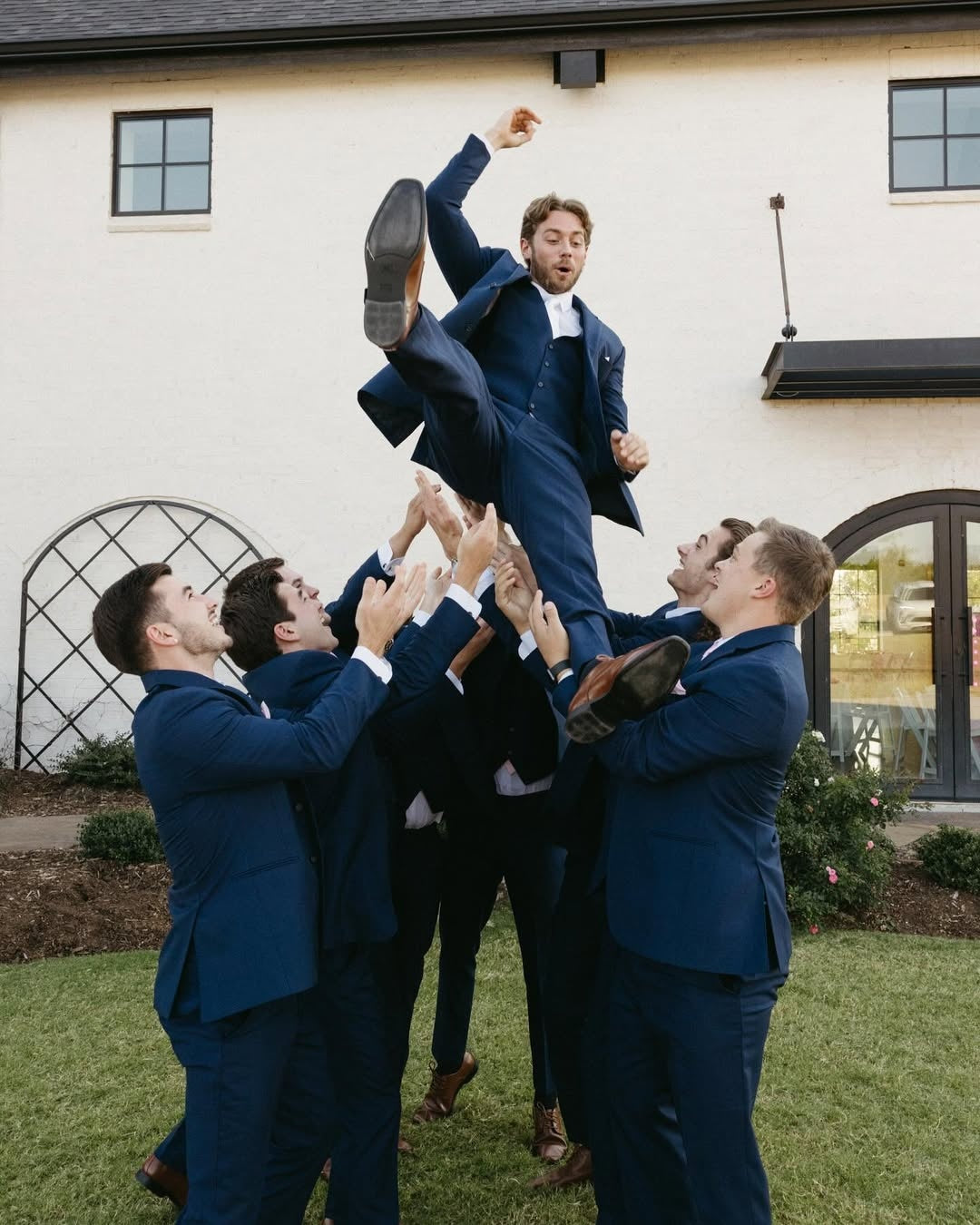 Dark Blue Newest Notched Lapel Slim Fit Wedding Groomsmen Suits