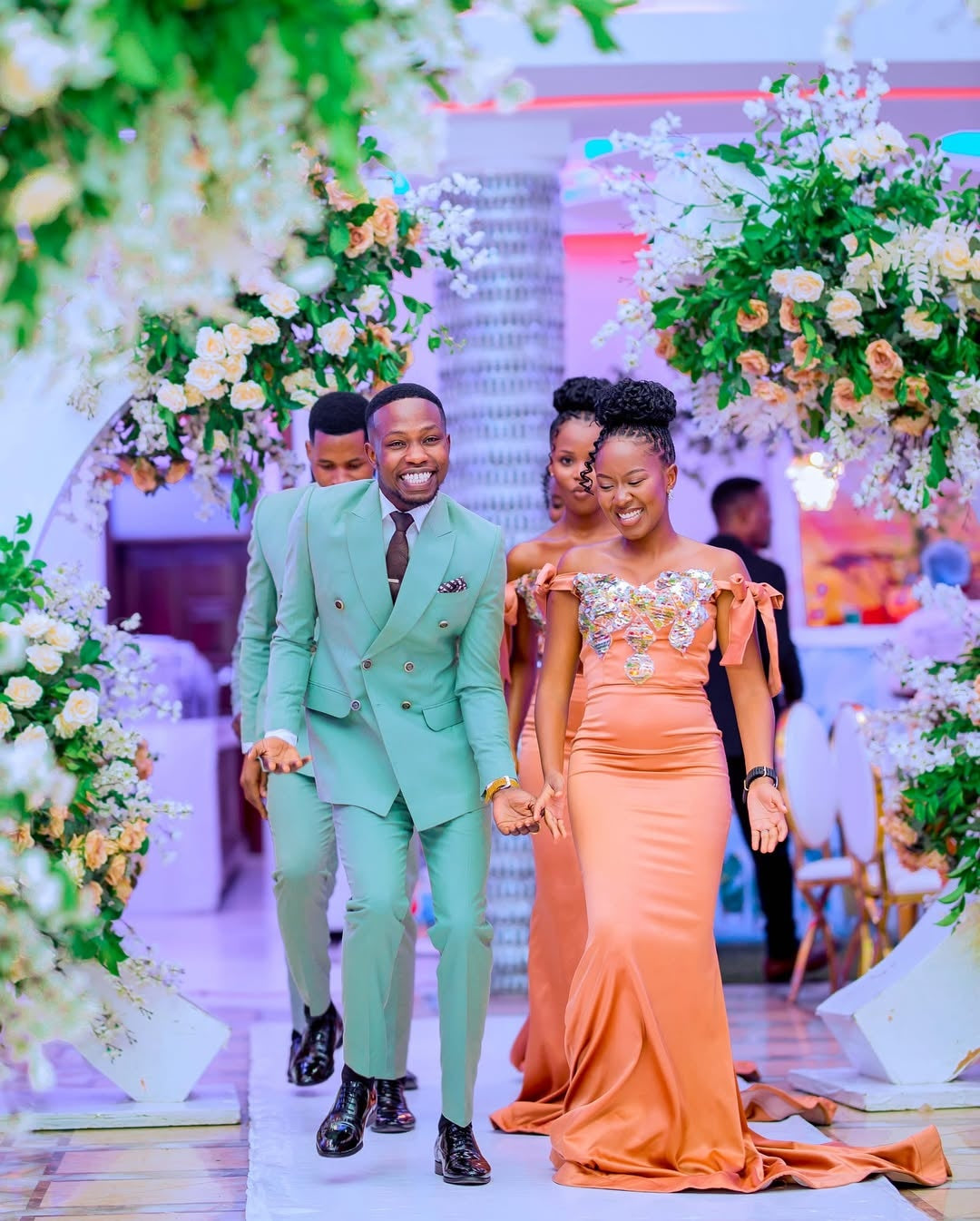 Chic Might Green Peaked Lapel Wedding Groomsmen Suits