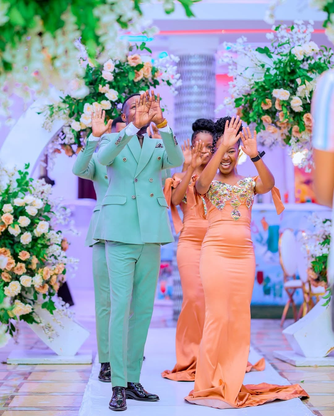 Chic Might Green Peaked Lapel Wedding Groomsmen Suits