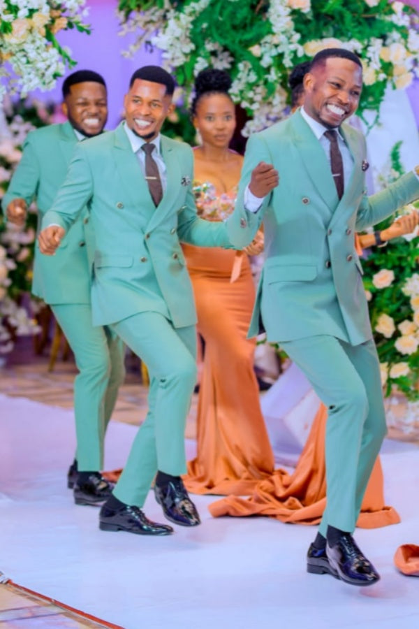 Chic Might Green Peaked Lapel Wedding Groomsmen Suits