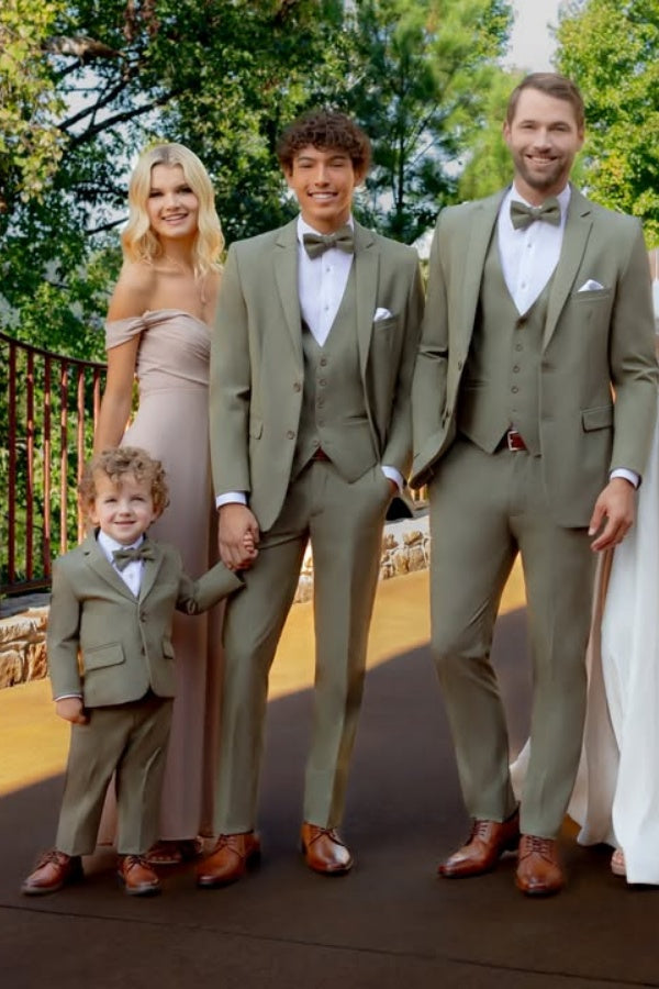 Newest Green Notched Lapel Close Fitting Wedding Groomsmen Suits