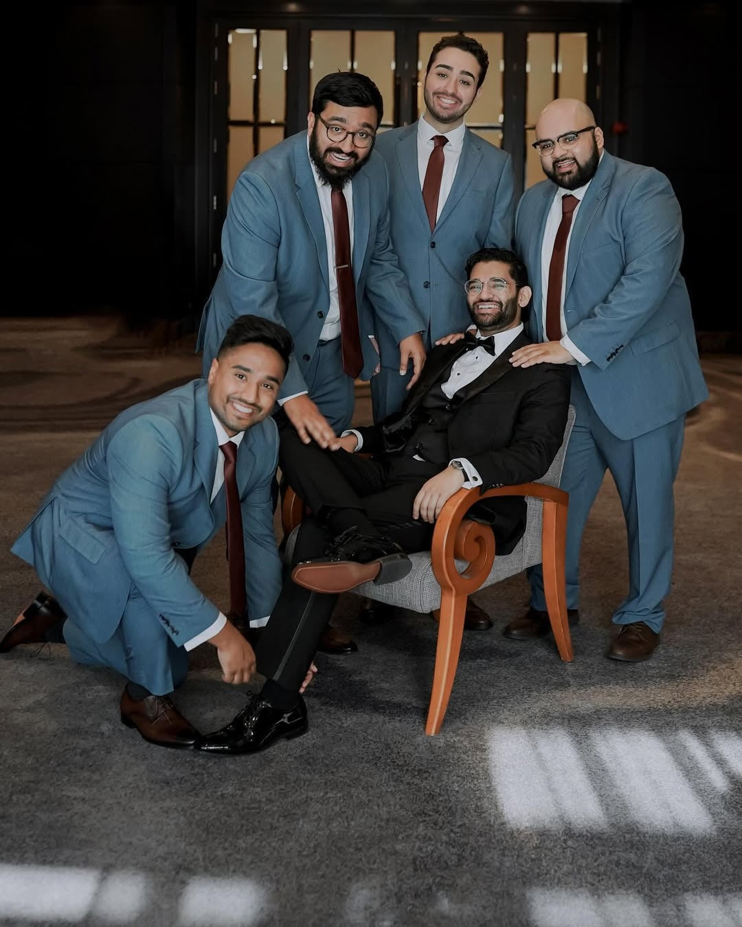 Newest Stylish Blue Notched Lapel Wedding Groomsmen Suits