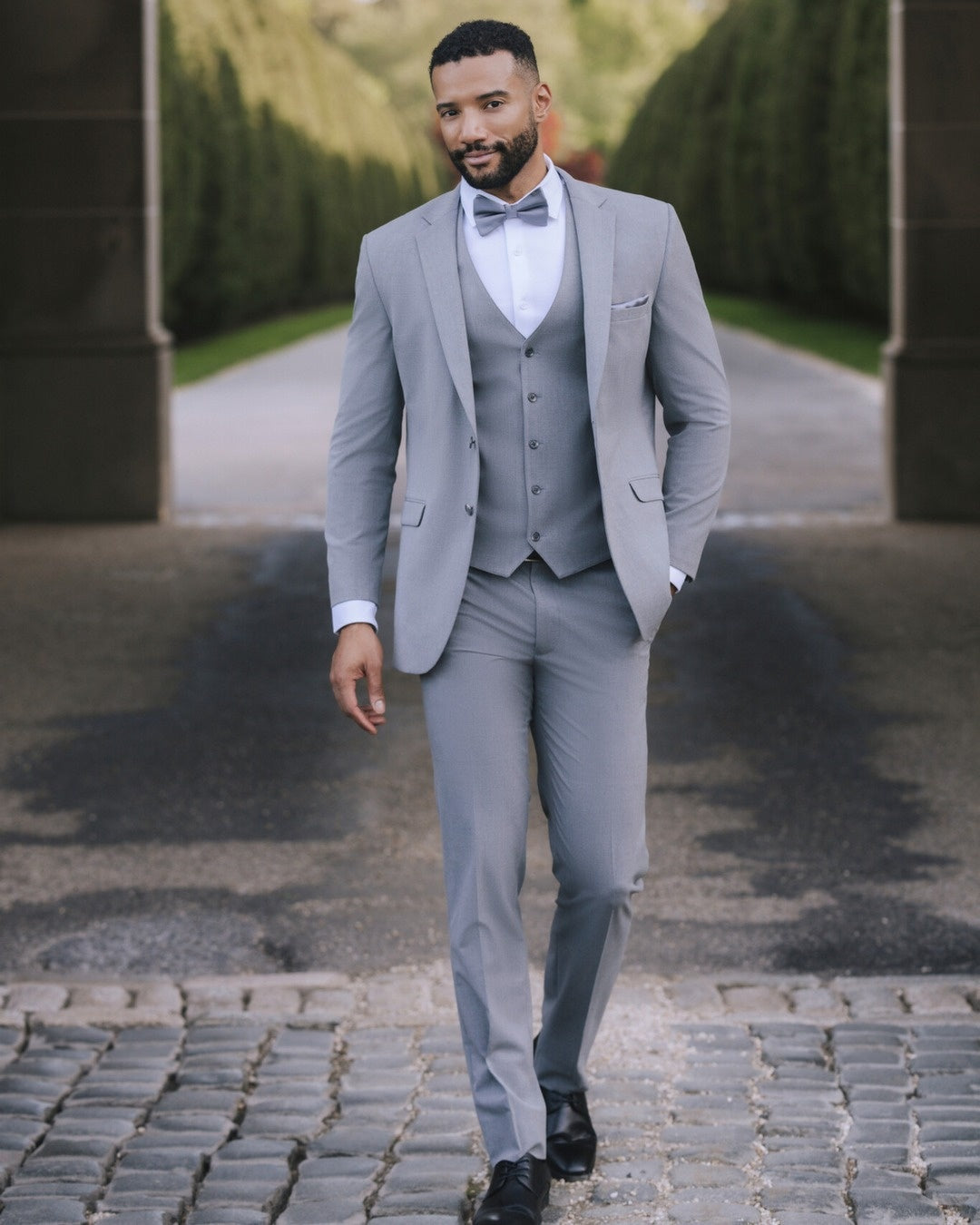 Fashion Gray Notched Lapel 3 Pieces Wedding Groomsmen Suits