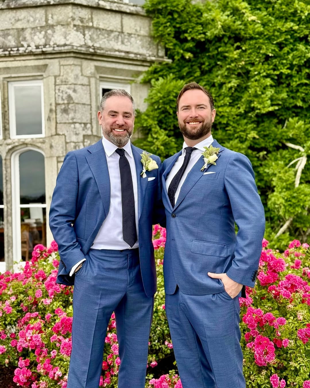 Handsome Blue Notched Lapel Wedding Groomsmen Suits