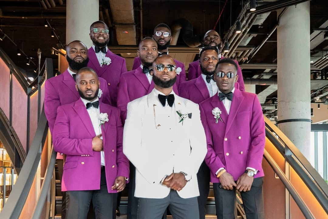 Glamorous Purple peaked Lapel Double Breasted Wedding Groomsmen Suits