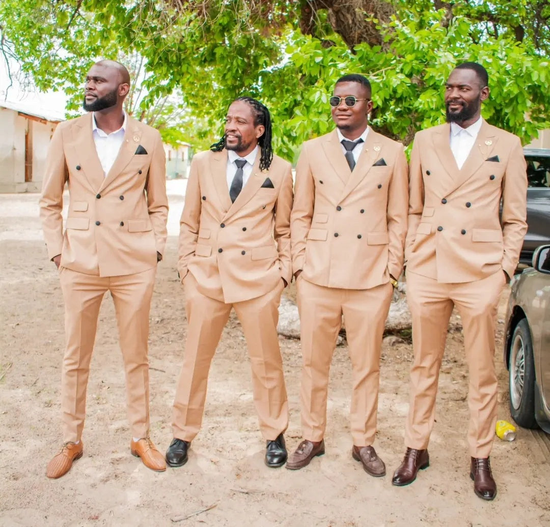 Chic Light Tan Double Breasted Peaked Lapel Wedding Groomsmen Suits