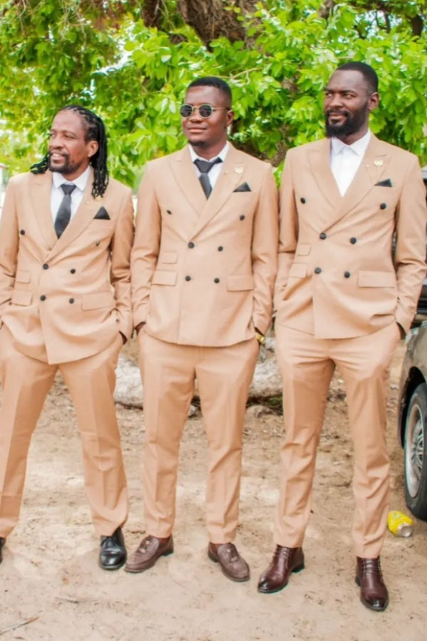 Chic Light Tan Double Breasted Peaked Lapel Wedding Groomsmen Suits