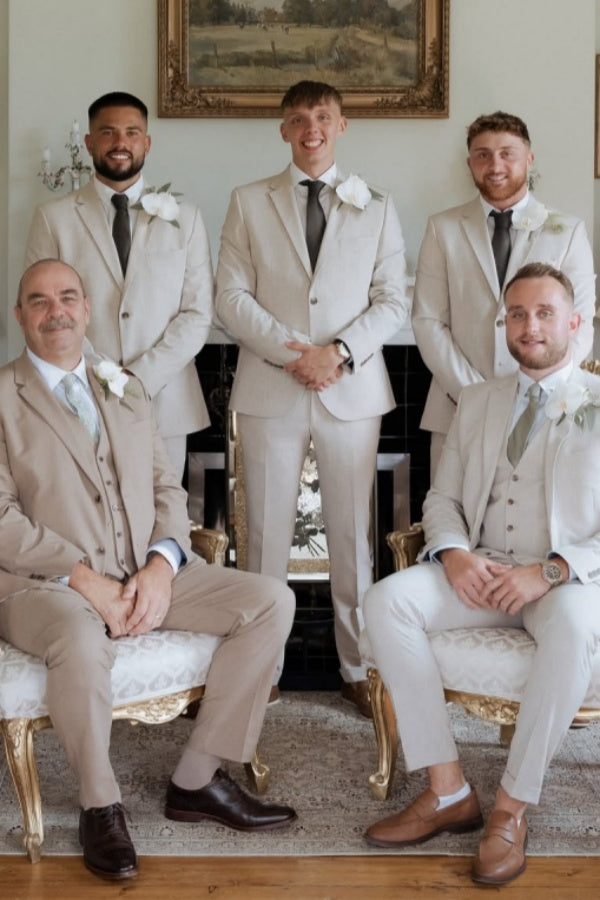Chic Off-White Notched Lapel 3 Pieces Wedding Groomsmen Suits