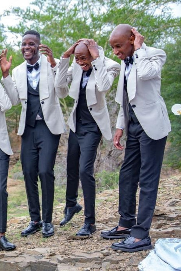 Stylish Off-White Shawl Lapel 3 Pieces Wedding Groomsmen Suits
