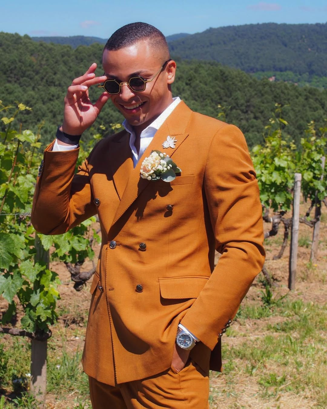 Camel Newest Slim Fit Peaked Lapel Wedding Groomsmen Suits