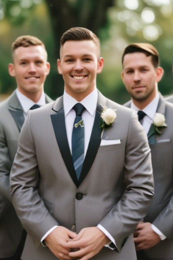Trendy Gray Notched Lapel Wedding Groomsmen Suits