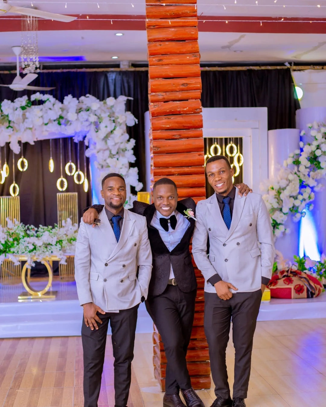 Light Gray Double Breasted Peaked Lapel Wedding Groomsmen Suits