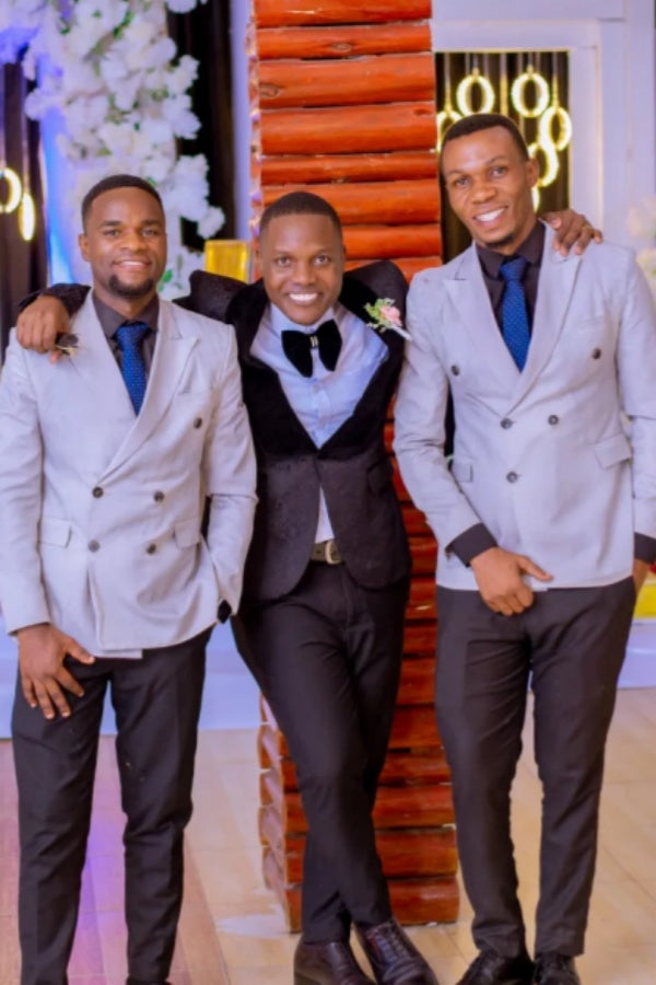Light Gray Double Breasted Peaked Lapel Wedding Groomsmen Suits