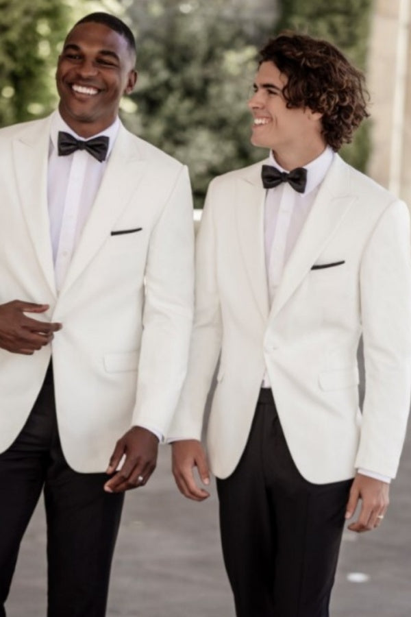 Handsome White Peaked Lapel Wedding Groomsmen Suits