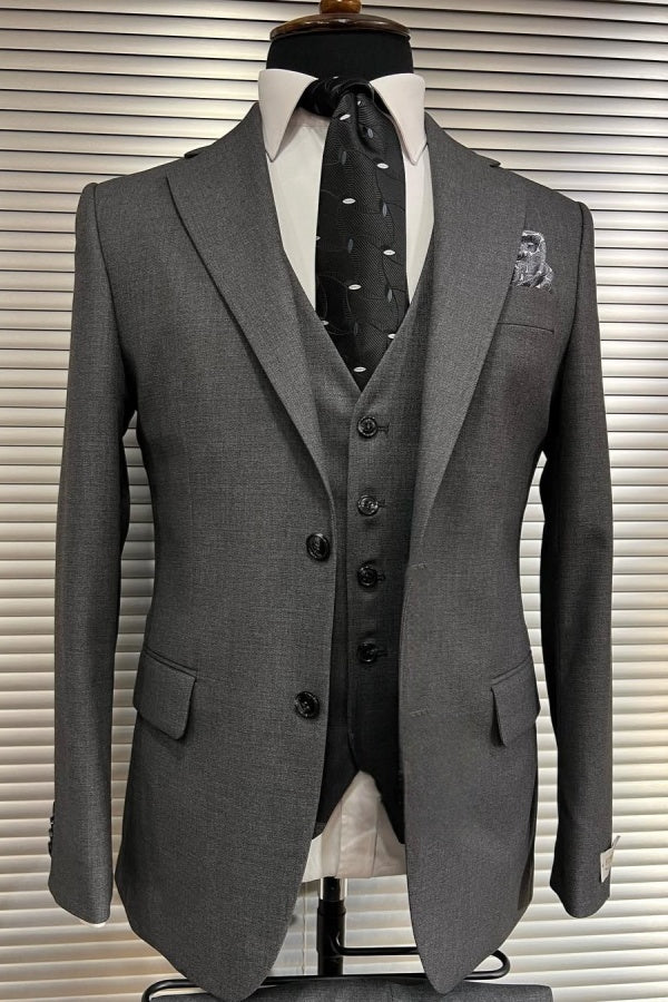 Newest 3 Pieces Gray Peaked Lapel Slim Fit Business Suits