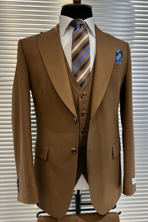 Brown Newest Stylish 3 Pieces Notched Lapel Business Suits