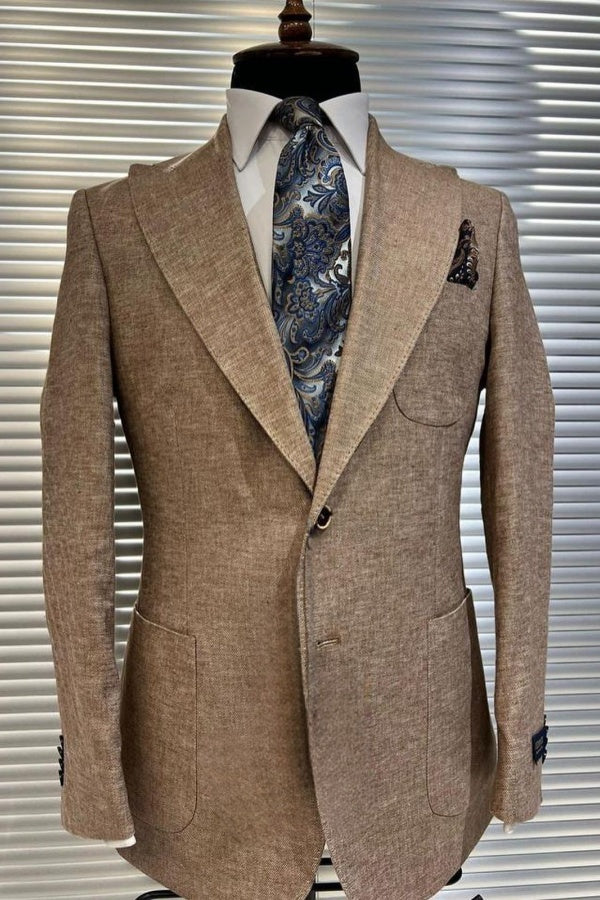 Elegant Light Tan Peaked Lapel Business Suits