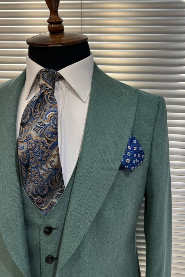 Sage Green Peaked Lapel Business Suits With Waistcoat