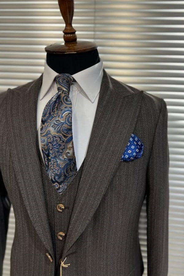 Brown Pinstripe Peaked Lapel 3 Piece Business Men Suit