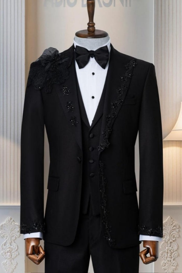 Glamorous Black 3 Pieces Appliques Prom Suits With Vest