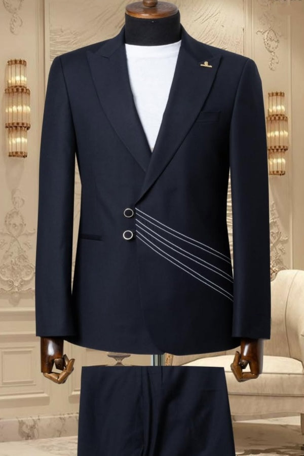 Modern Dark Navy Peaked Lapel Prom Suits With Line Decoration