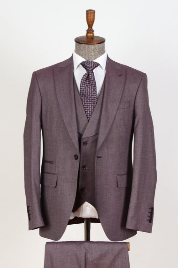 Chic Gray Purple Peaked Lapel Close Fitting Men Suits With Waistcoat