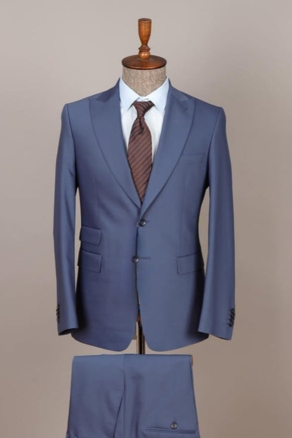 Chic Light Blue Peaked Lapel Close Fitting Men's Formal Suits