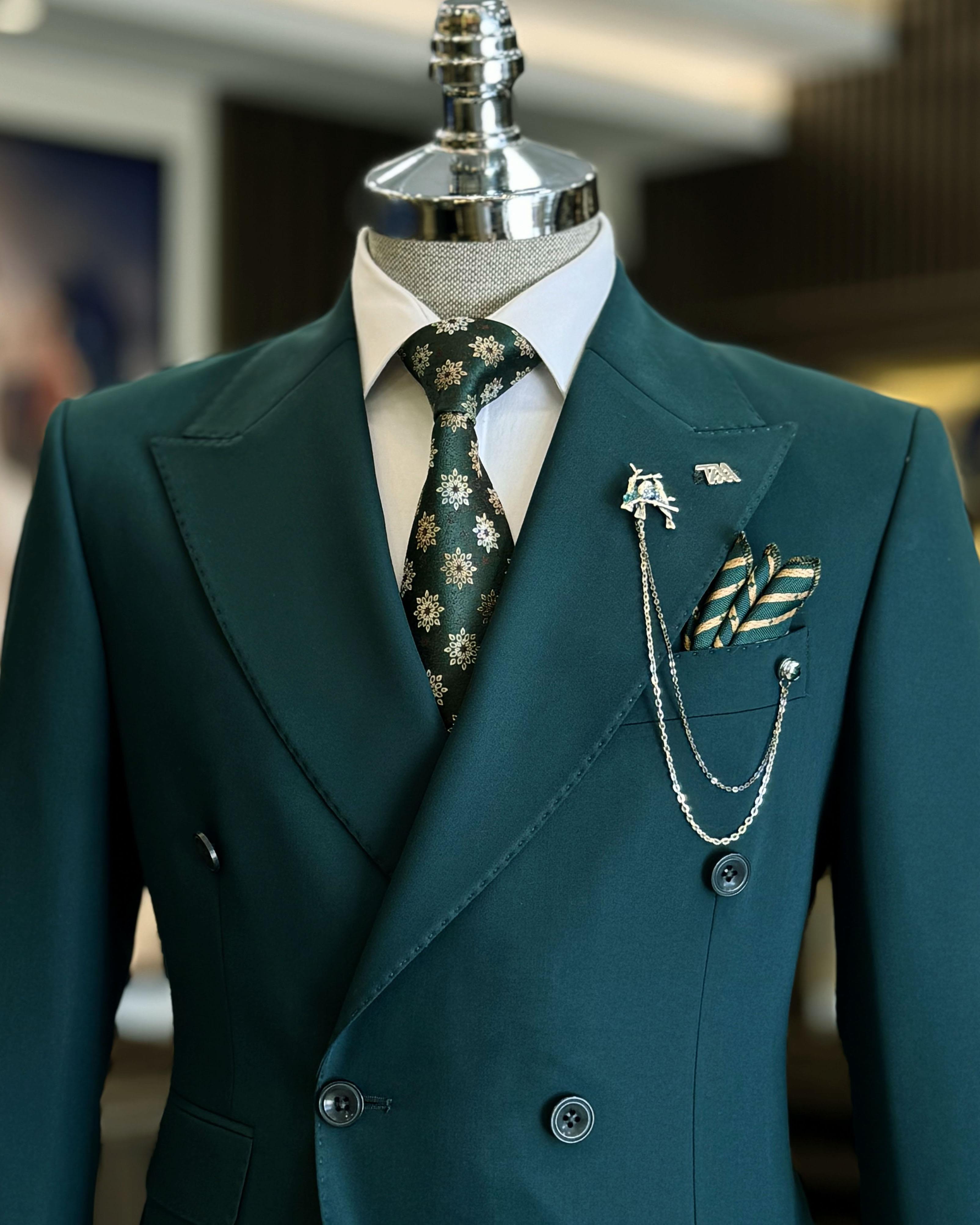 Stylish Dark Green Peaked Lapel Double Breasted Slim Fit Men’s Suits